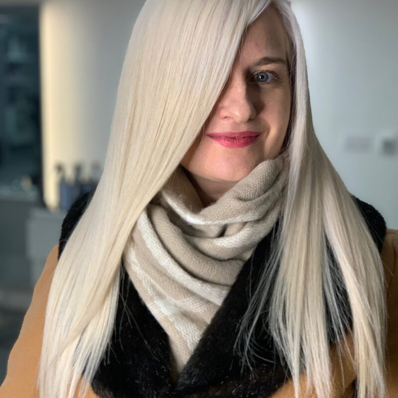 FULL BLEACH & HAIRCUT (LONG HAIR)